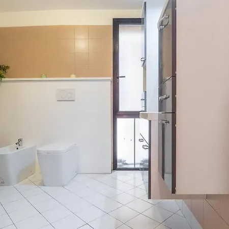 Lo Specchio Di Apartamento Ferrara