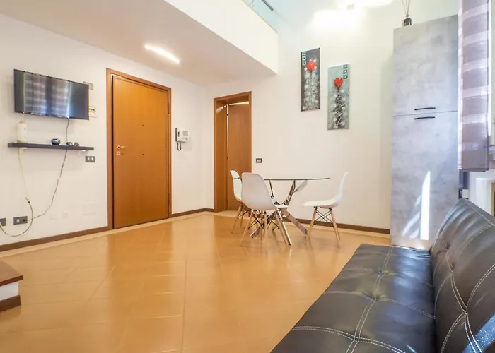 Lo Specchio Di Ferrara